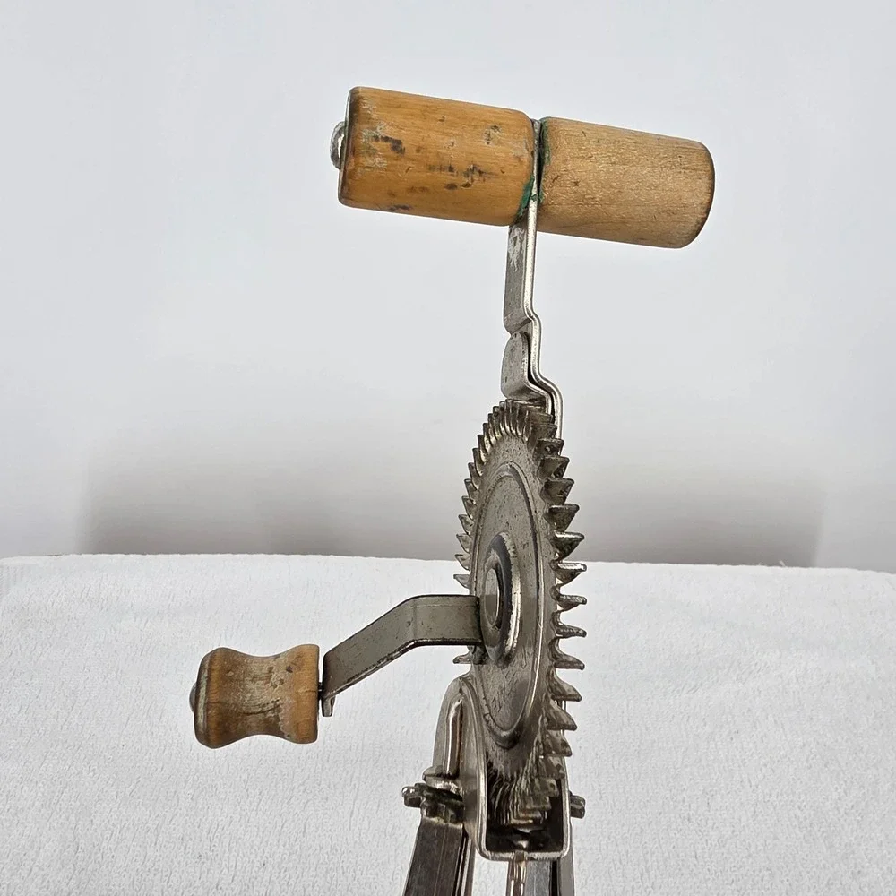 Vintage 1921 Ladd Beater Hand Crank Egg Beater United Royalties Corp Wood Handle